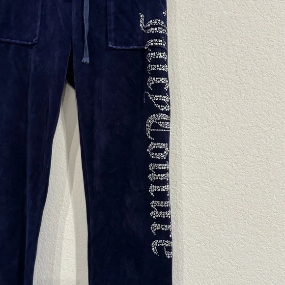 Juicy Couture Velour Track Sweats Navy blue, Rhinestone Script Size Medium Y2K - Picture 3 of 8